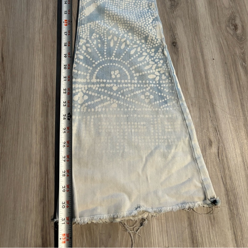 Free People RARE Bali Jeans Bleached Flared Bell Bottoms Boho Hippy Pants 25 - Picture 9 of 13